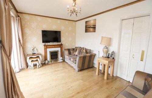 Darlaston House | Diamond house