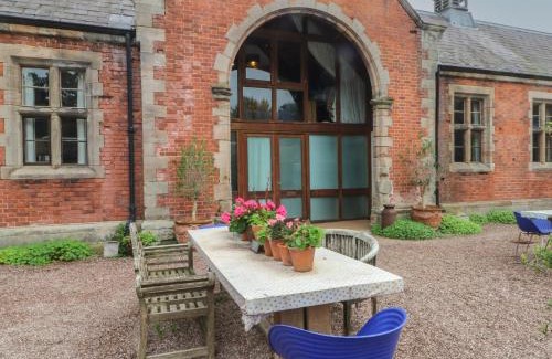 Amerton House | Diamond Lodge