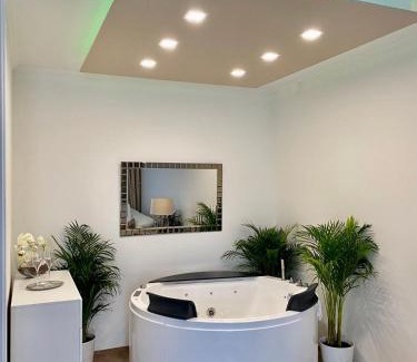 Ruzinov Apartment | Die Oase - Luxurious Apartment near the City Center with Free Parking