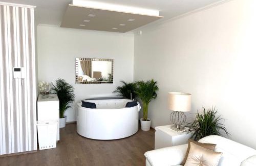 Ruzinov Apartment | Die Oase - Luxurious Apartment near the City Center with Free Parking