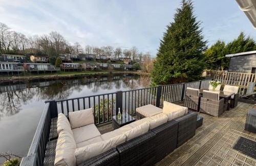 Bont Newydd Ski Chalet | Dillons Lakeside Lodge