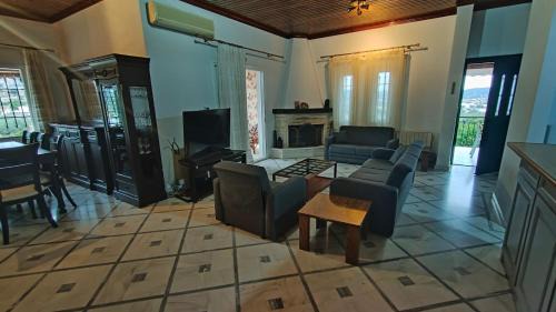 Kilada House | Dimelia Heaven Farm House in Kranidi