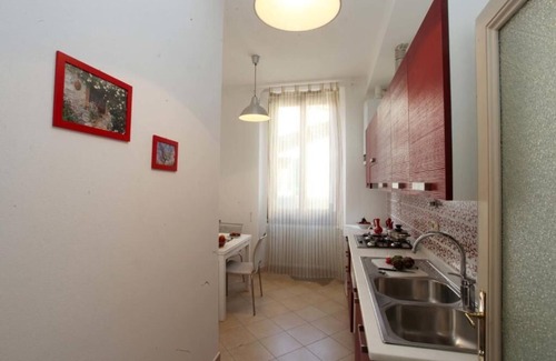 Santo Spirito Apartment | Dimora Pieri - Appartamento Medici, historic building in the old center with elevator