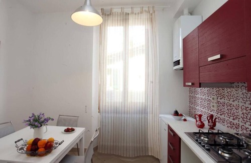 Santo Spirito Apartment | Dimora Pieri - Appartamento Medici, historic building in the old center with elevator