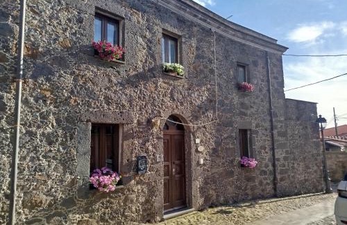 Milis Apartment | Dimora Pietra Antica