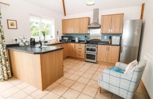 Dinas House | Dinas Farmhouse Annex