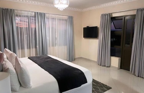 Burgersfort Cabin | Dineos Lodge and Spa
