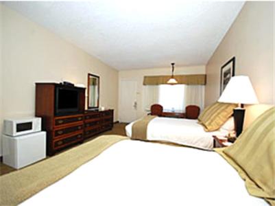 Vernal Hotel | Dinosaur Inn & Suites