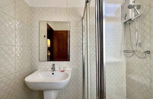 Wat Bowon Niwet Hotel | Dinsomon