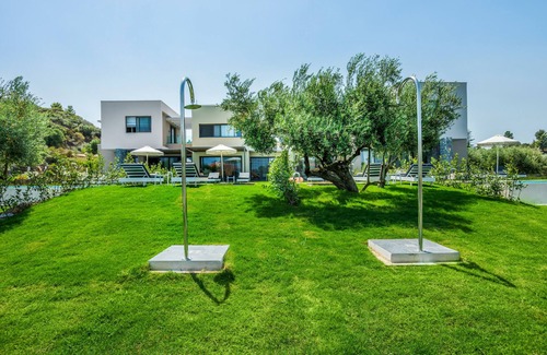 Pefkochori Villa | Dionisos Luxury Villas
