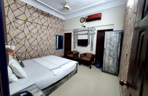 PECHS House | Diplomat Inn Hotel