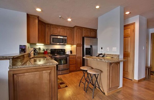 Dillon Condo | Direct and Unobstructed Lake Views, Pool & Hot Tubs, On Lake Dillon