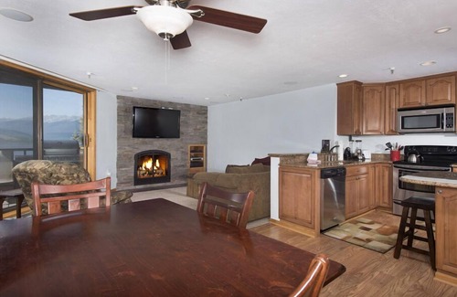 Dillon Condo | Direct and Unobstructed Lake Views, Pool & Hot Tubs, On Lake Dillon