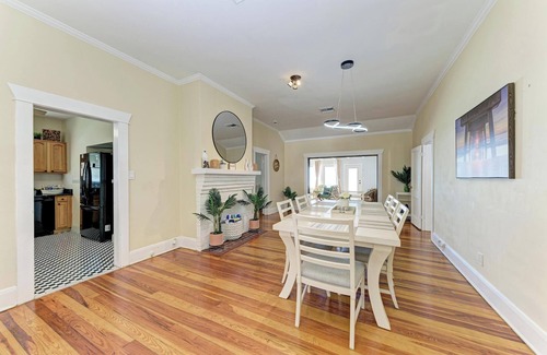 Independence Square House | DIRECT BEACHFRONT-6 Bedroom/5 Bathroom Property W/2 full living units-SLEEPS 16