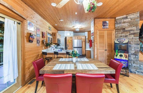 Dandridge Cabin | Direct Lake Front Retreat | Private Dock | 8 Acres