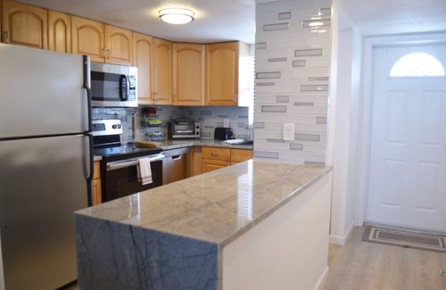 Daytona Beach Shores Condo | Direct OCEAN FRONT, Super Clean, GREAT REVIEWS, Cozy & Neighborly