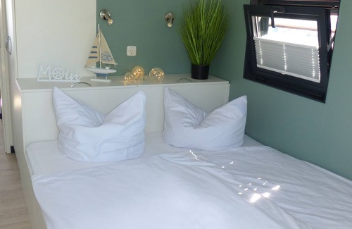 Mucheln Boat Rental | Directly on the water and with a maritime harbor flair
