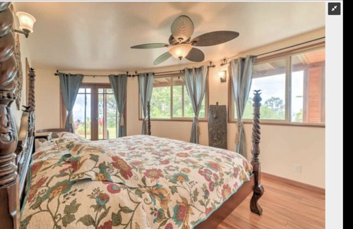 Honomu House | Discounted! Family getaway with Wide Ocean/Mountain Views and Private Waterfall!