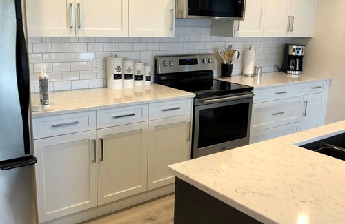 Central Okanagan House | Discounted Intro pricing and steps from Lake Okanagan