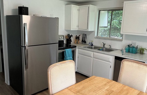 Narragansett House | Discounts For The Spontaneous Getaway! Celebrations, WaterFire, Coastal Serenity