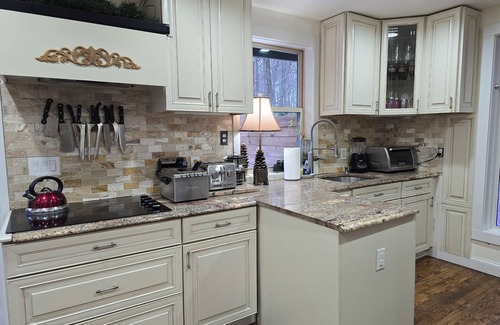 Pocono Lake Cottage | Discover your ideal Pocono Lake vacation rental at Pocono Dream Cottage!