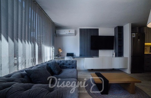 El Golf Apartment | Disegni 10 - Departamento El Golf, Cercano a Costanera Center