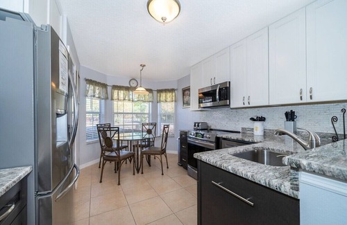 Bellavida House | Disney Area Villa – Lake View, South-Facing Pool & Fun Game Room