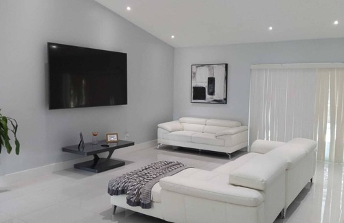 Indian Ridge House | Disney Luxury House Heated Pool/5 minutes to Disney park