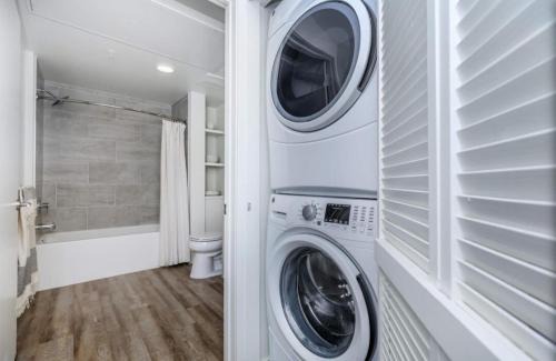 Santa Ana Apartment | Disney Vacay 8 min Away