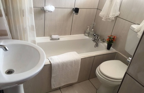 Greater Johannesburg Metropolitan Area Bed & Breakfast | Dithakong Bed & Breakfast