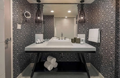 Dupont Circle Hotel | Dive Into Your Dream Vacation! 3 Modern Units, Near Downtown Washington, w/Pool