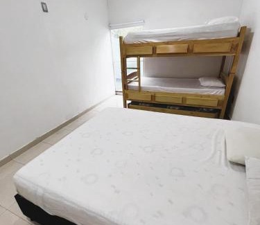 Nocaima Villa | Divina Finca Nueva llegando a Villeta para 6 a 8