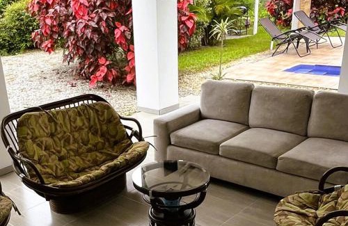 Nocaima Villa | Divina Finca Nueva llegando a Villeta para 6 a 8