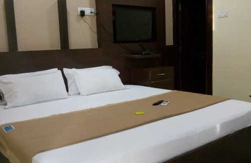 Hyderabad Apartment | DIVYA LODGE HOTELS ROOMS NSR HOTELS SERVICES COMPANY NSR TOURSIM TOURS TRAVELLIN