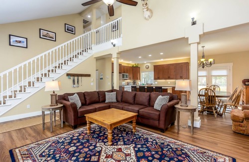 Deer Park House | DIXI02 - Great Home, AC, Dog Friendly, Hot Tub