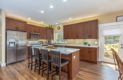 Deer Park House | DIXI02 - Great Home, AC, Dog Friendly, Hot Tub