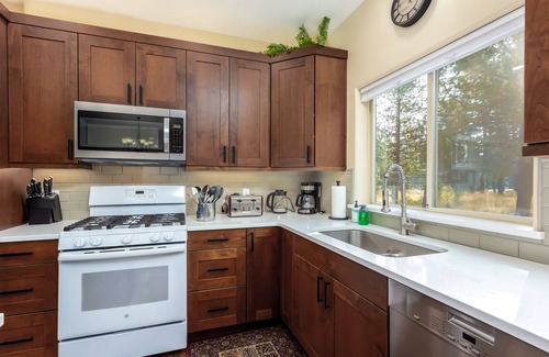 Deer Park House | DIXI02 - Great Home, AC, Dog Friendly, Hot Tub