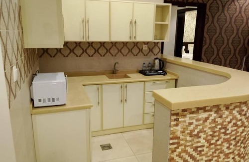 Hera Street Apartment | Diyra Hira