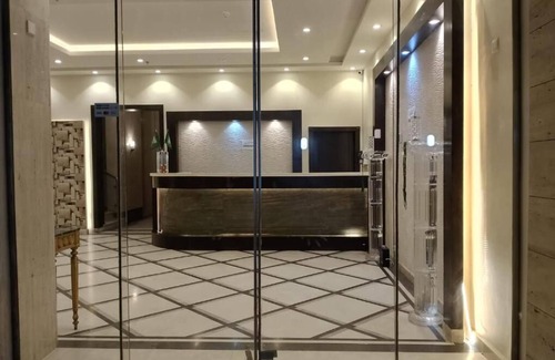 Hera Street Apartment | Diyra Hira