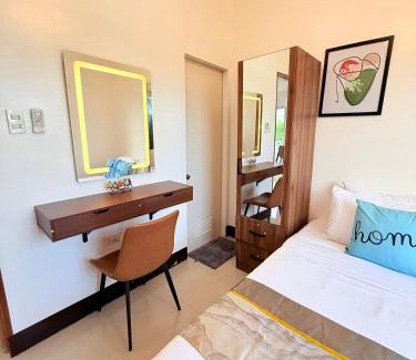 General Santos House | DJS TRANSIENT Home near Airport, Netflix, Fast Wifi, Hot &Cold Shower