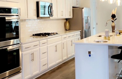 Waldorf House | DMV townhome w/game room