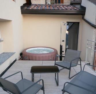 Blevio Apartment | DN ART ROYALE - APT N vasca idromassaggio interno piano terra -APT D esclusivo terrazzo esterno con jacuzzi