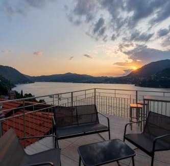 Blevio Apartment | DN ART ROYALE - APT N vasca idromassaggio interno piano terra -APT D esclusivo terrazzo esterno con jacuzzi