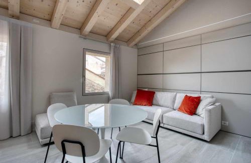 Treviso Apartment | Do POMI Suite