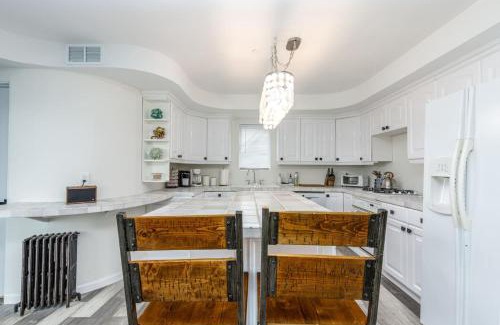 Atlantic City House | DO with AC Awesome Waterfront Marina Home