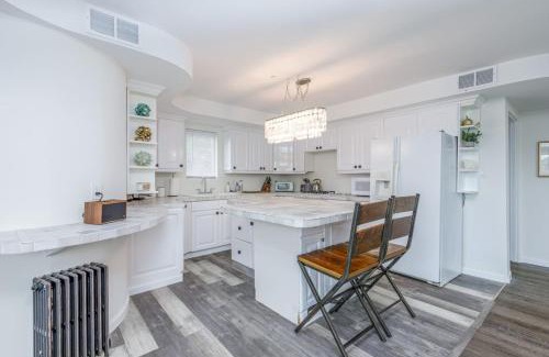 Atlantic City House | DO with AC Awesome Waterfront Marina Home