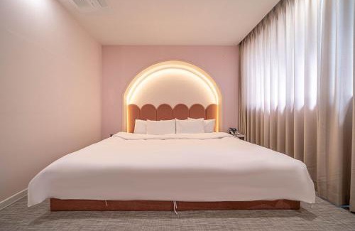 Busanjin Hotel | Doan Pool villa & Kids Hotel