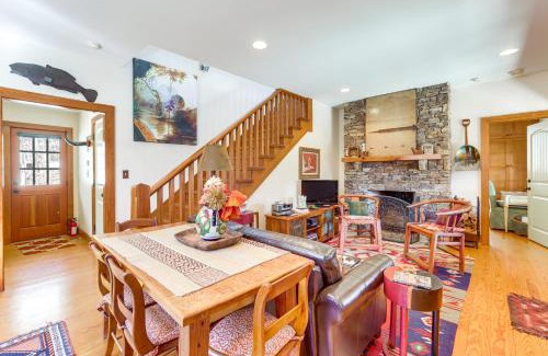 Argo House | Dock, Canoe and Patio Lakeside Cottage in Alabama