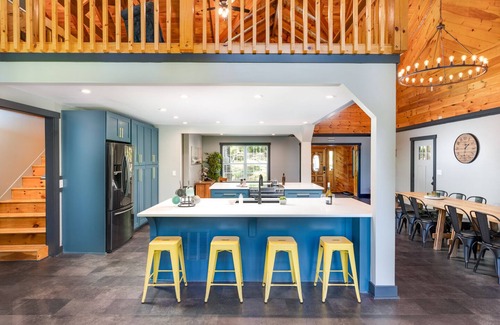Gainesville House | Dock Holiday - Family Fun, Deep Water Dock w/Roof Deck