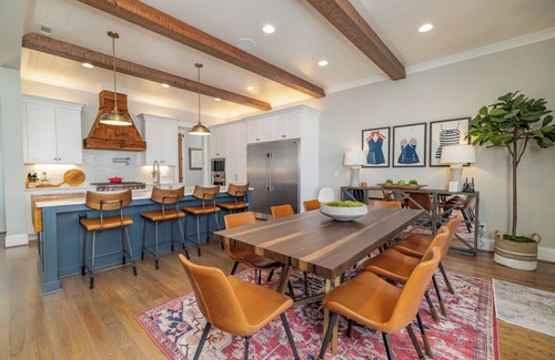 Wise House | Dock Holiday | Magnificent Main Lake Views | Hot Tub!